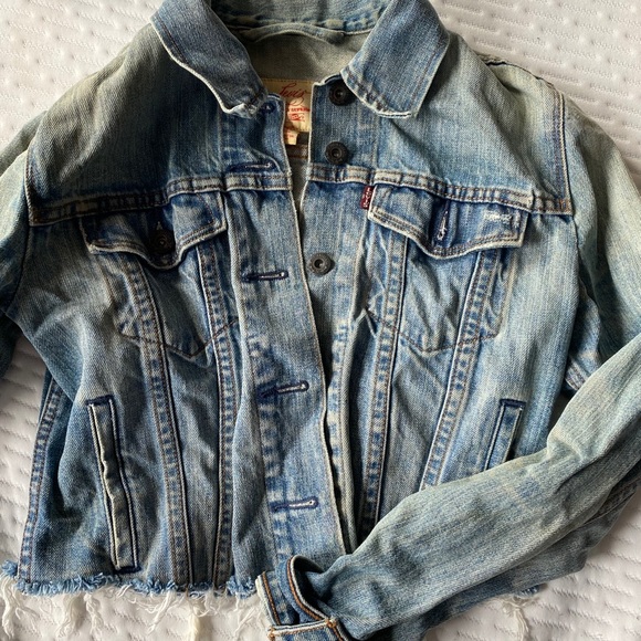 Levi’s Jean Jacket - Picture 1 of 3